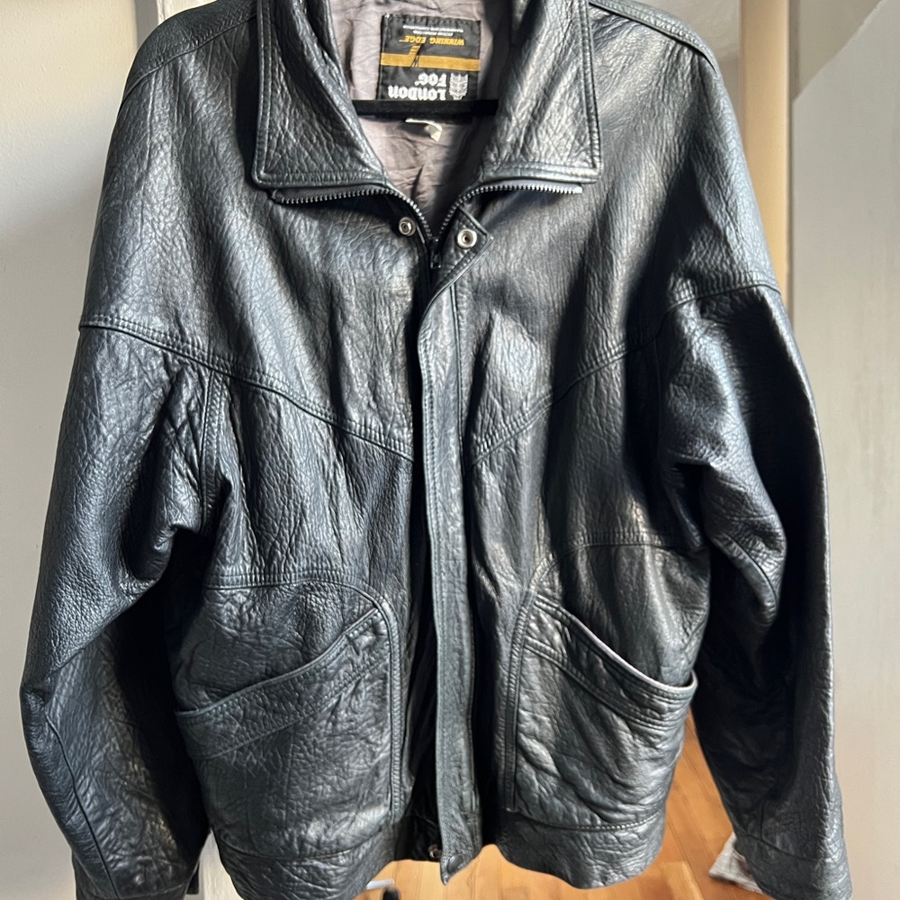 Vintage 80’s distressed Black Leather Jacket tag London Fog fits like a size L